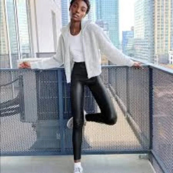 Aritzia Wilfred Free Daria Pant High-waisted UnReal Leather leggings M - Picture 1 of 13
